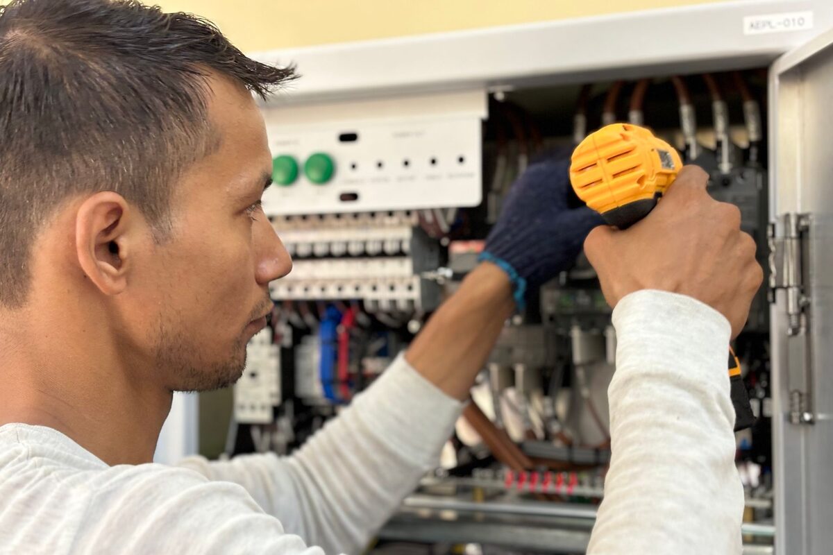 Electrical wiring installer